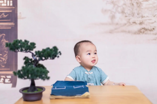 文山满月宝宝放屁臭 文山满月宝宝放屁臭